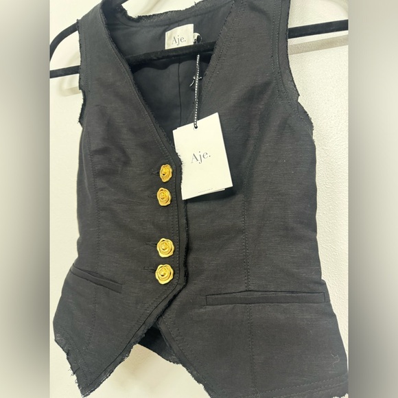 AJE.
PRIMROSE TAILORED VEST (BLACK) - Picture 6 of 10